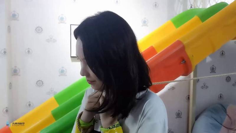 125201ss0blee5blqaafbl.jpg